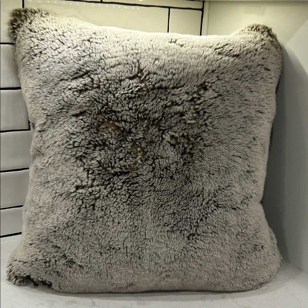 Magaschoni home faux